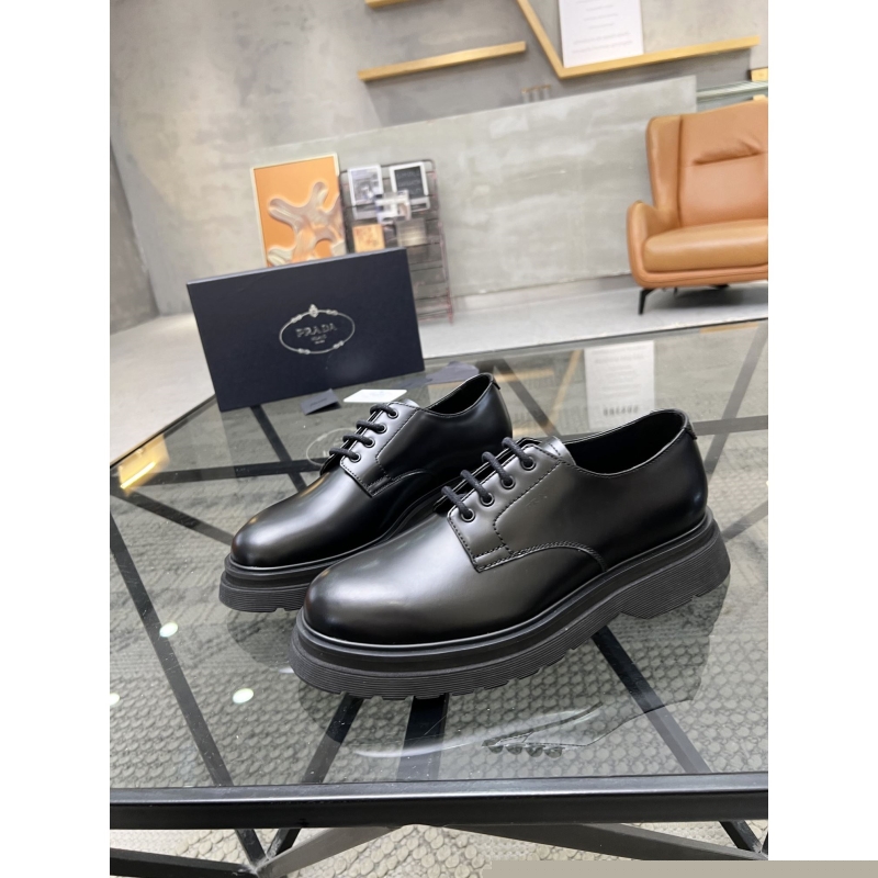 Pra*a leather shoes